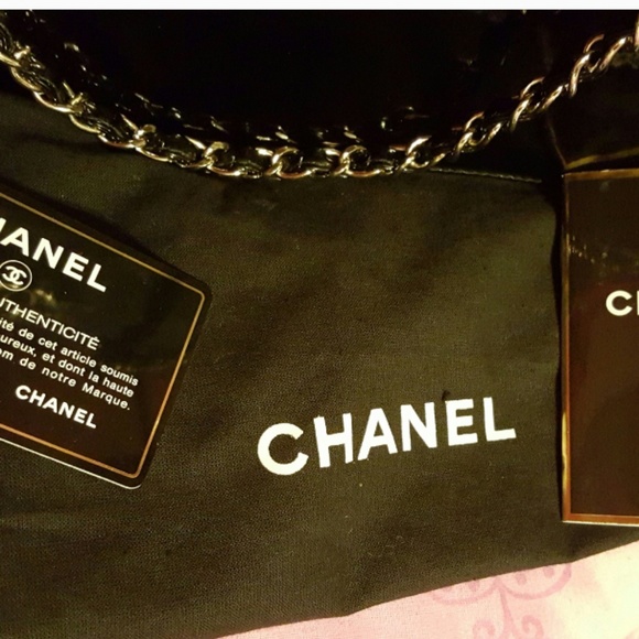 Chanel handbag - Picture 2 of 10